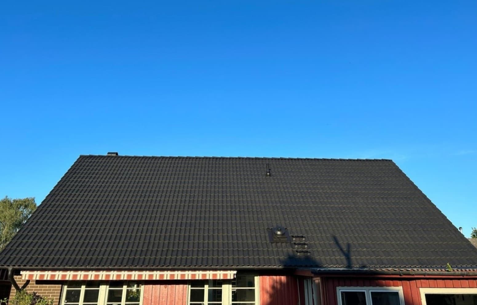 Takmålning - förnya och skydda ditt tak